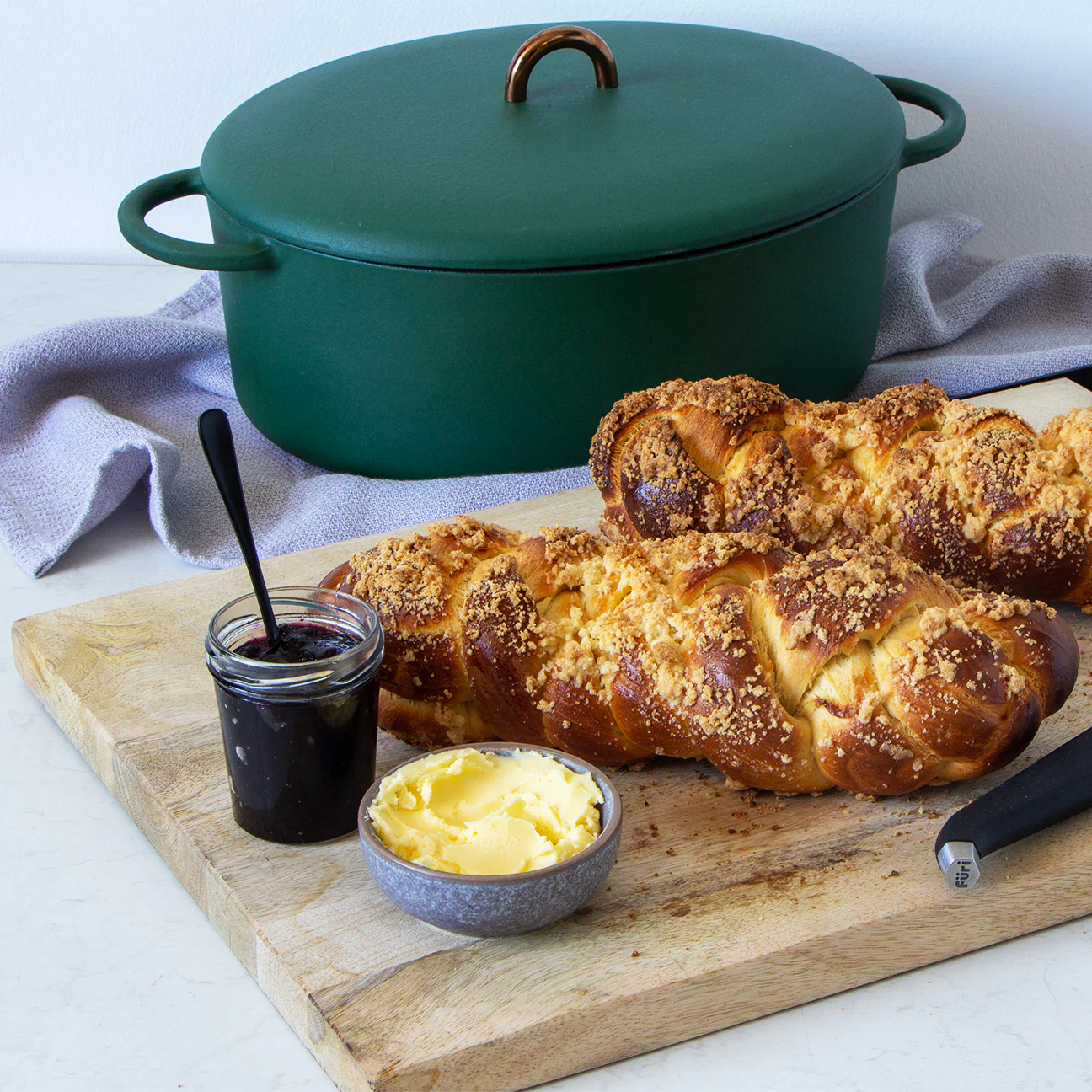 Firra Cast Iron Dutch Oven - Image 3